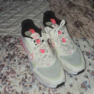 Nike Zoom Air Fire Athletic Shoes